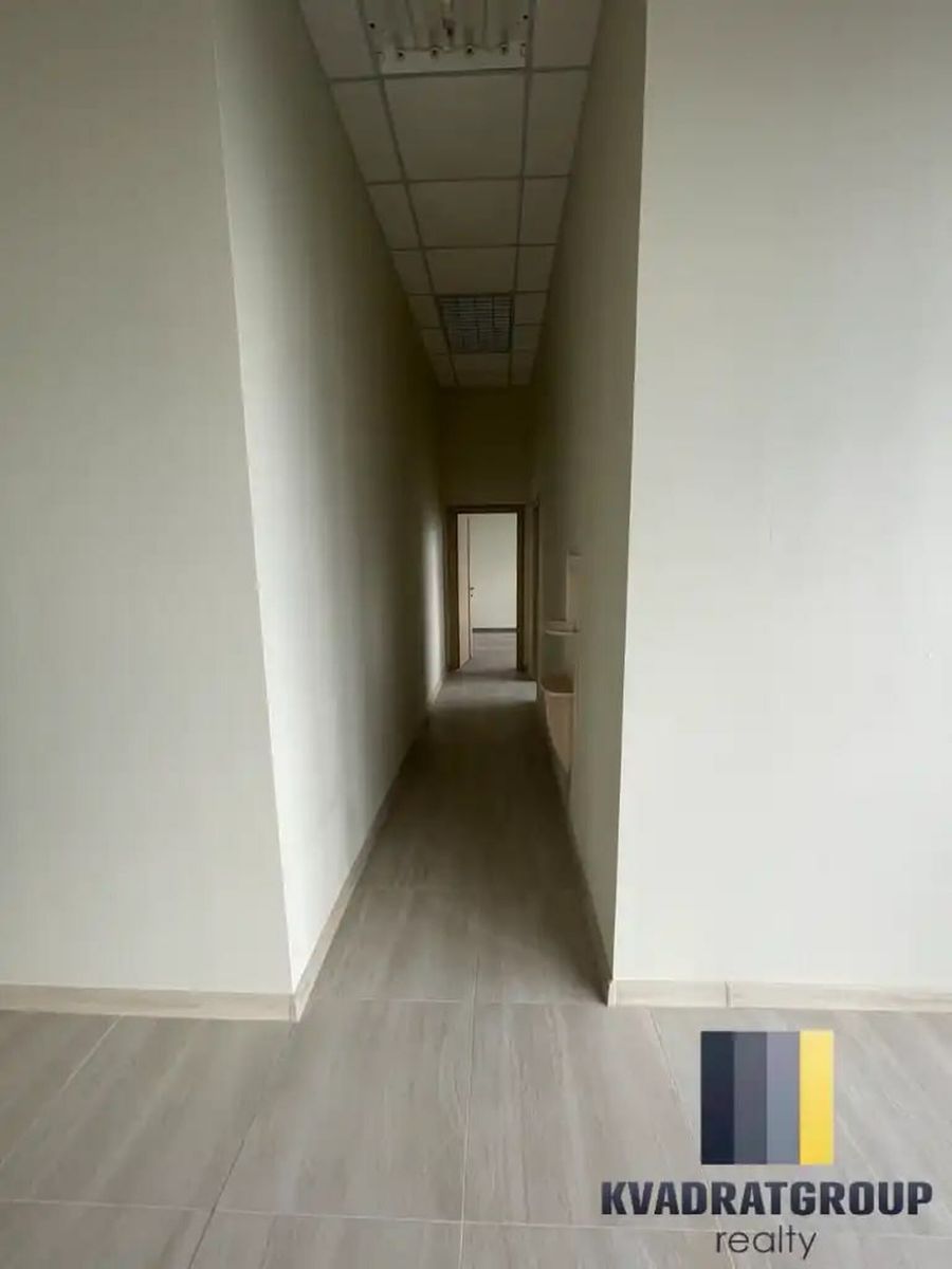 1835357971851425