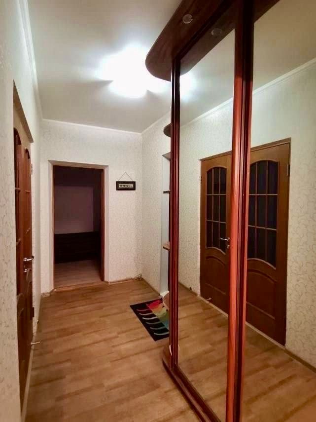 1831372796493427