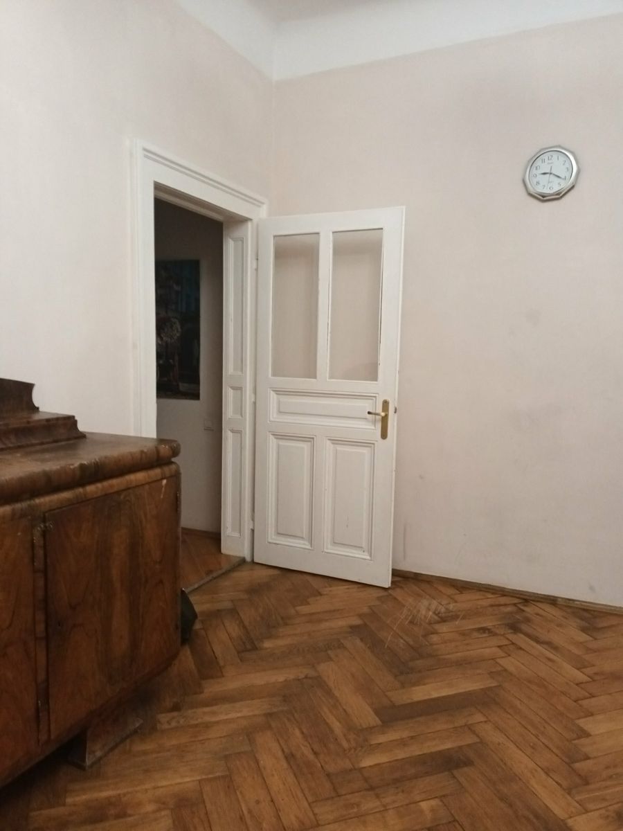 1833621873181427