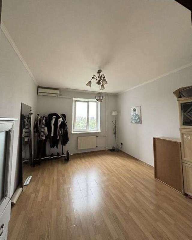 1835663110087427