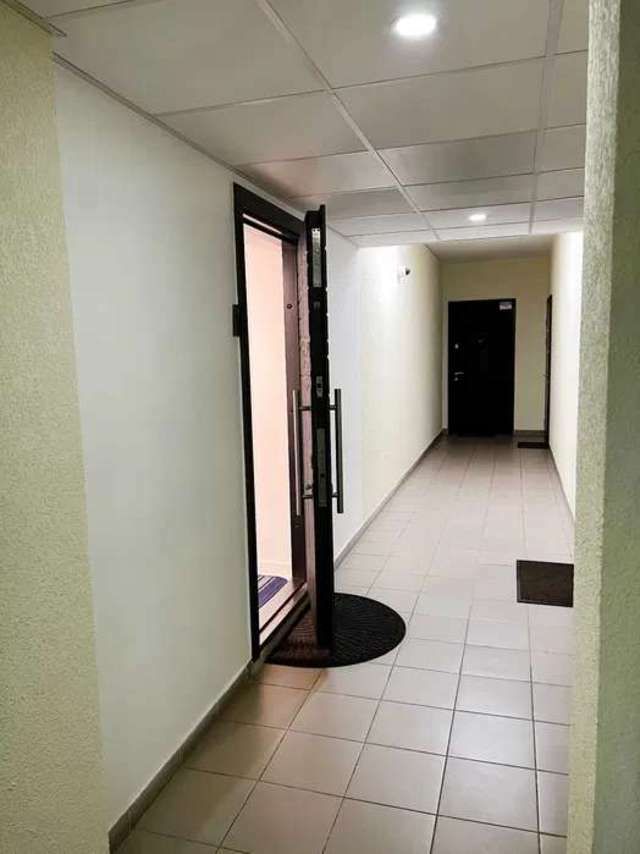 1832169788109428