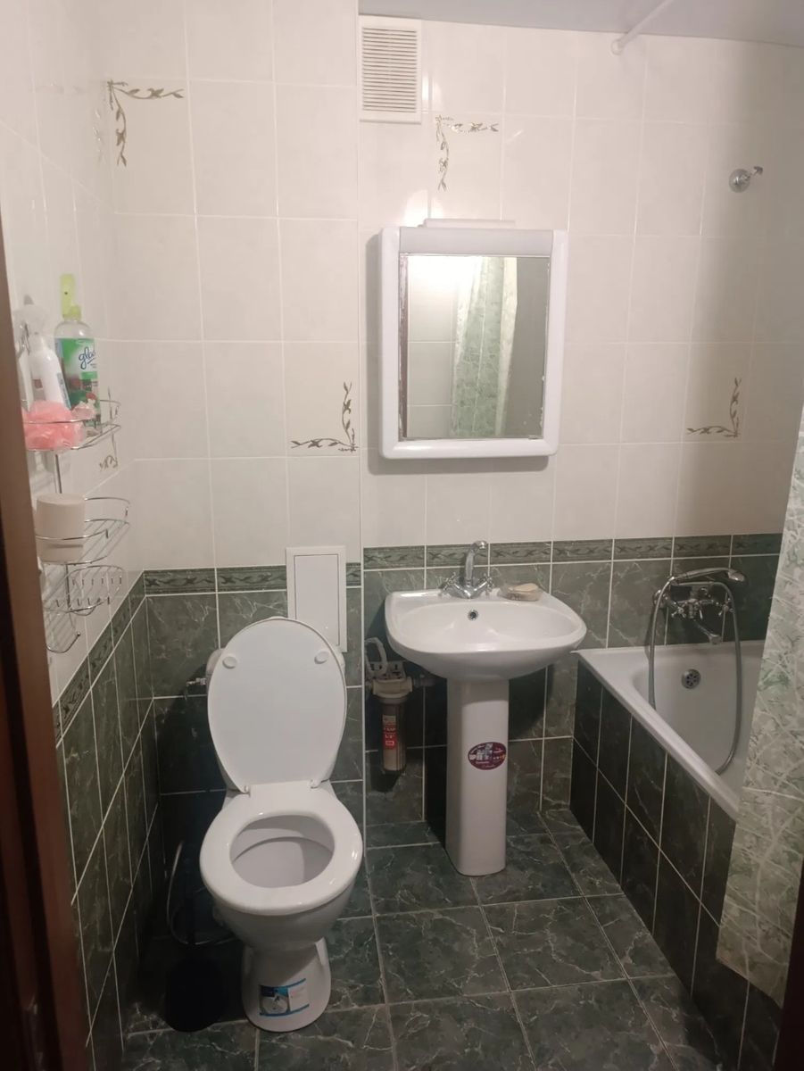 1834090458098429