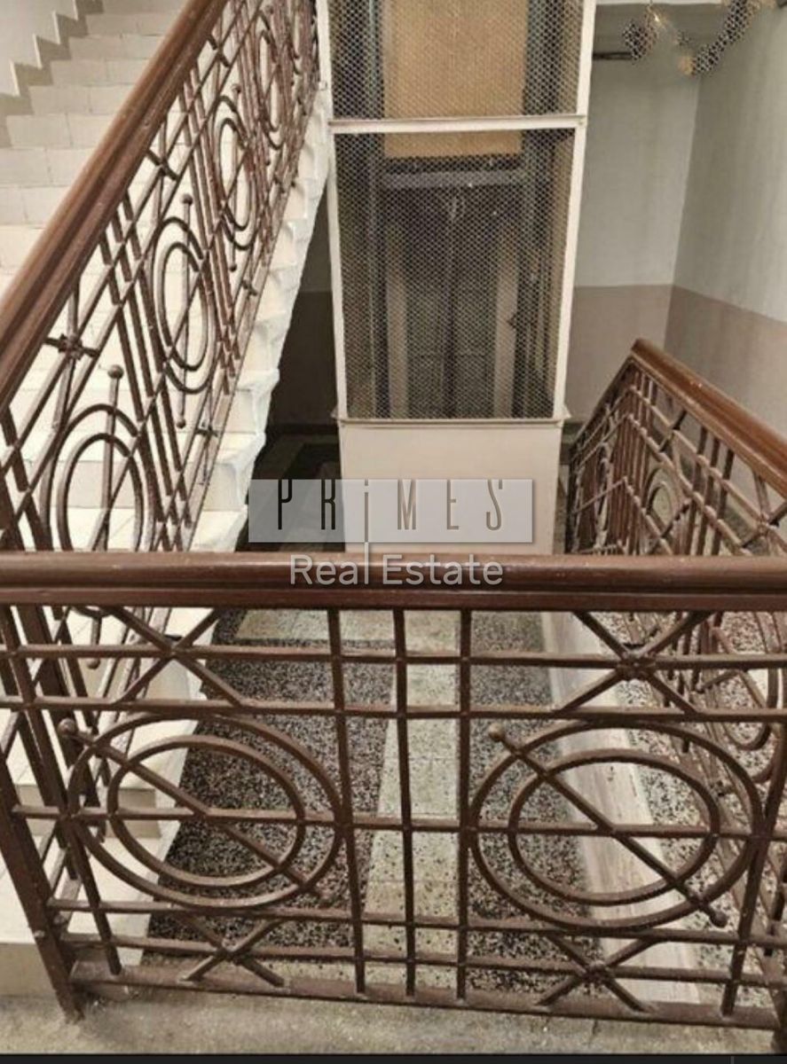 1835342688608429