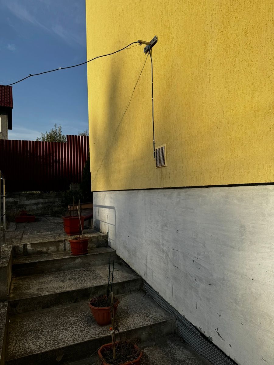 1838987276079429