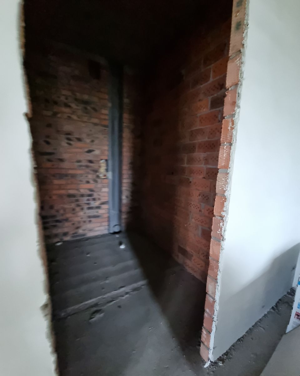 1833441768835043