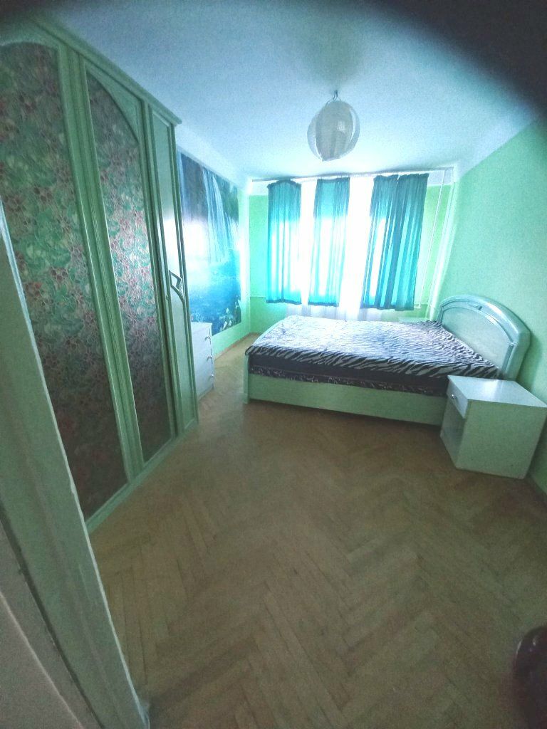 1837792639444043