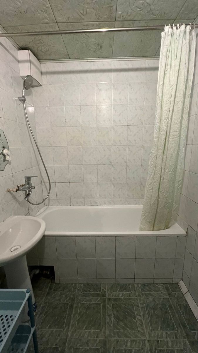 1835710724980430