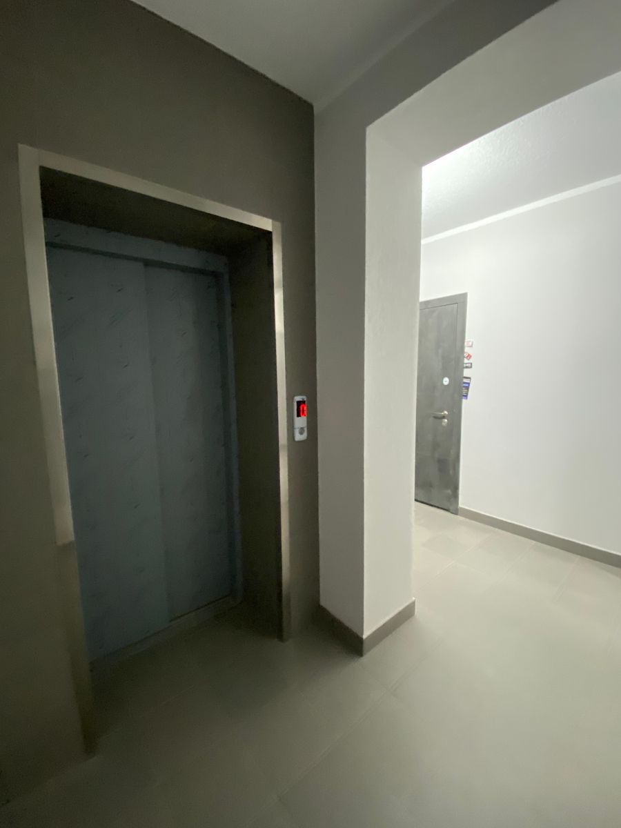 1831298783091431
