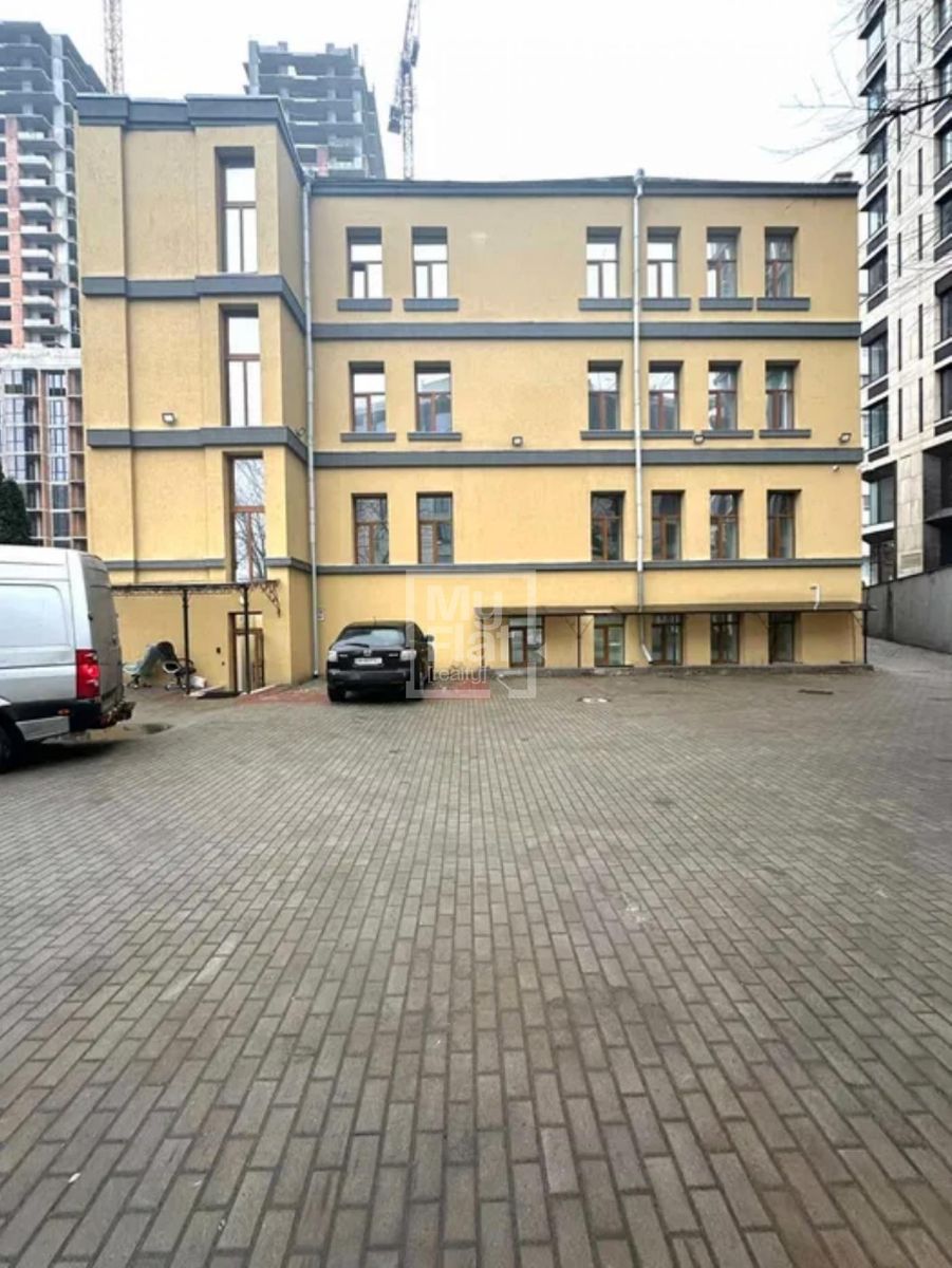 1839847714510431