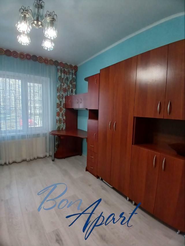 1831643085952433