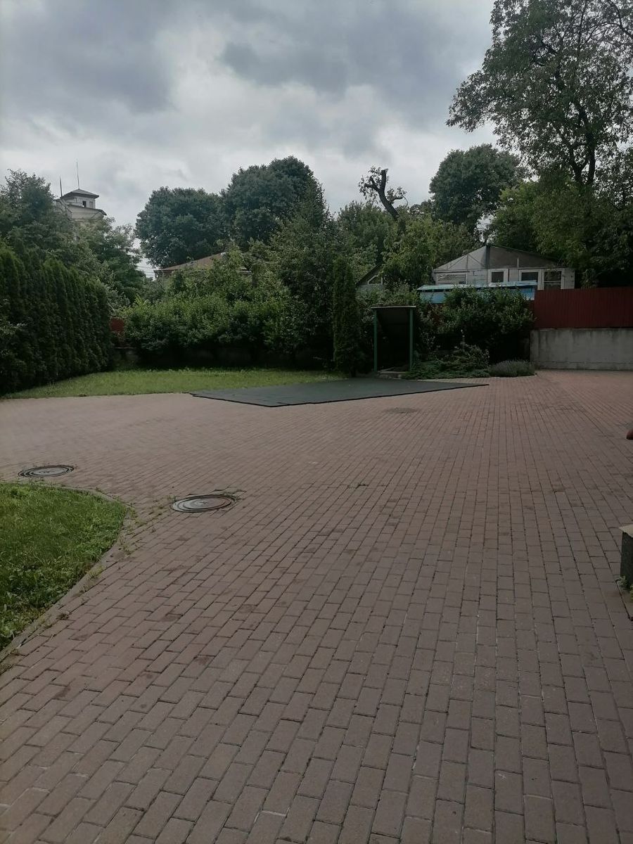 1834899844740433