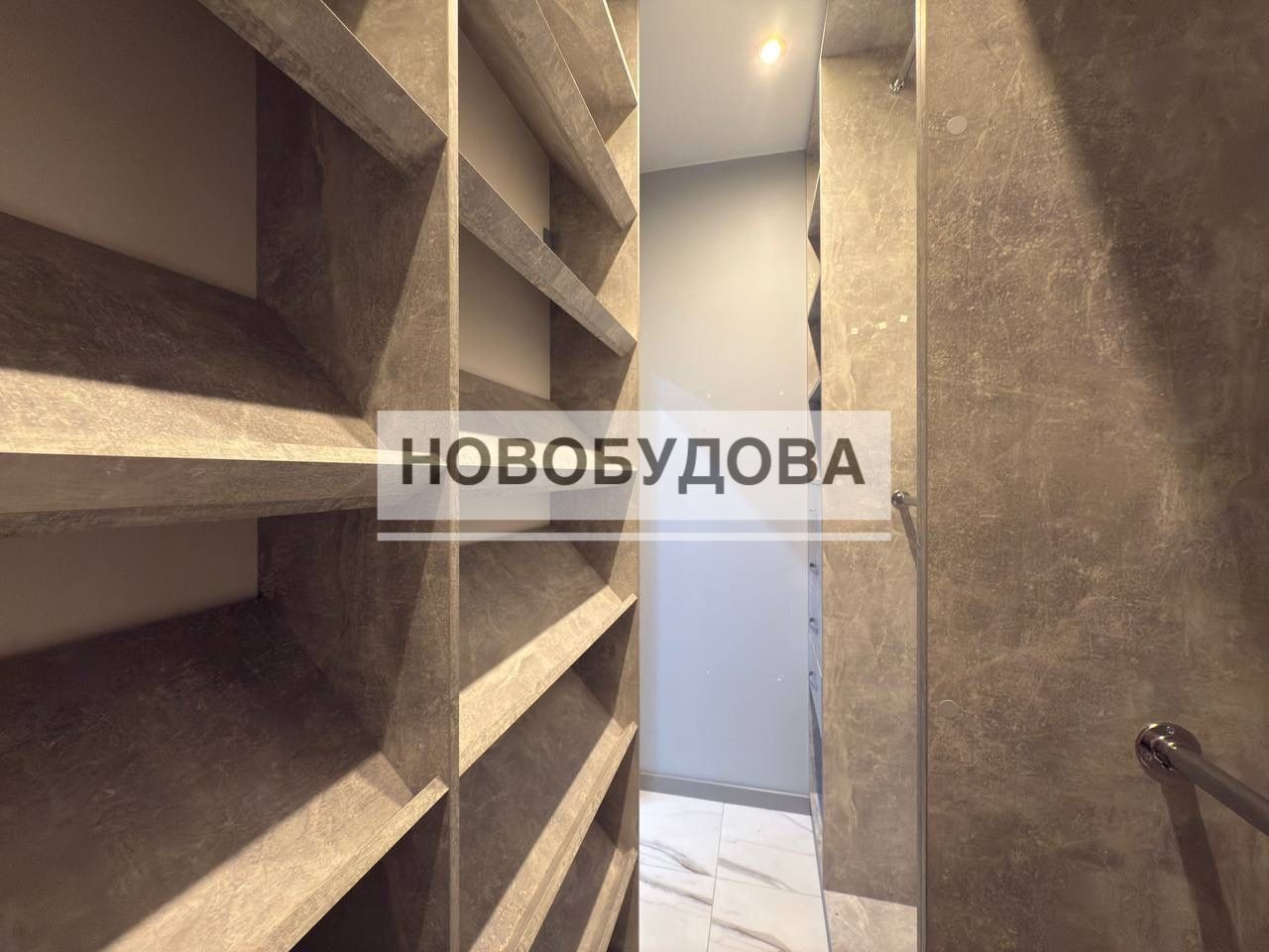 1838633301782433