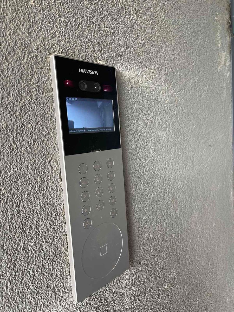 1836089552592434