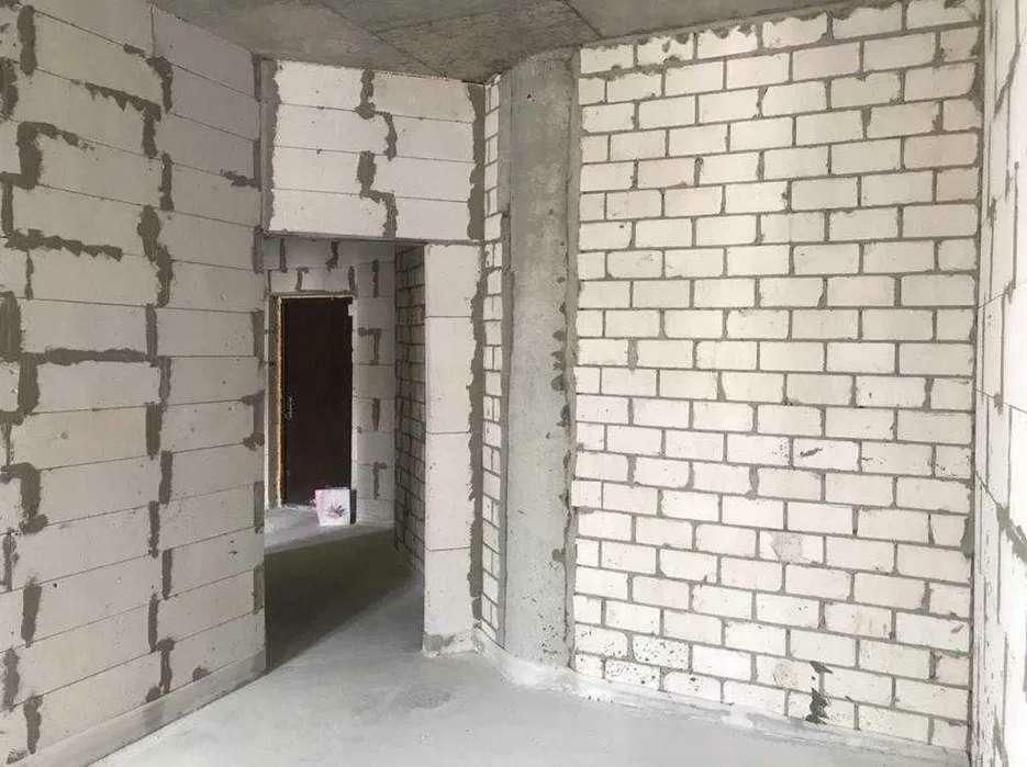 1831459737973435