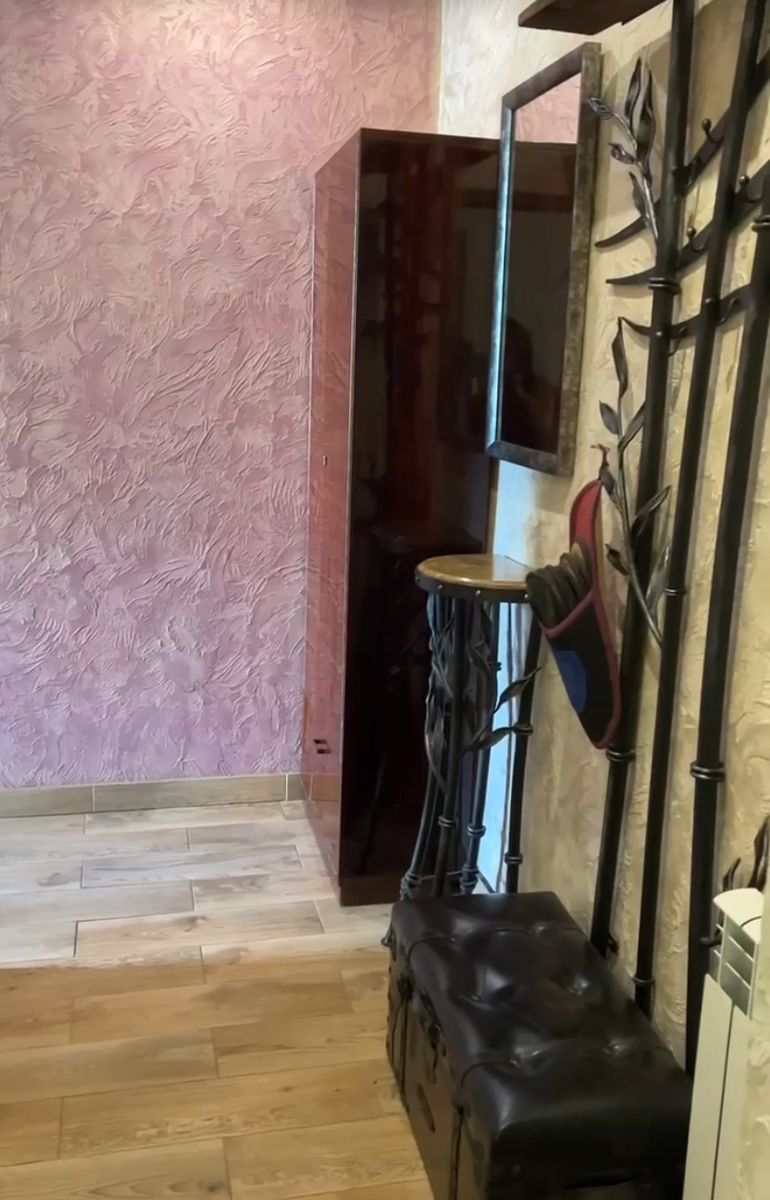 1832270570732435