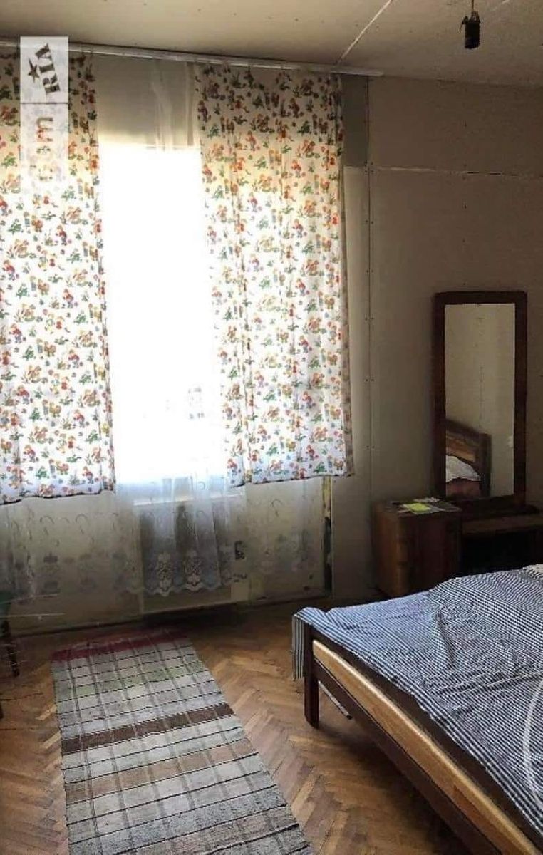 1836534465910436