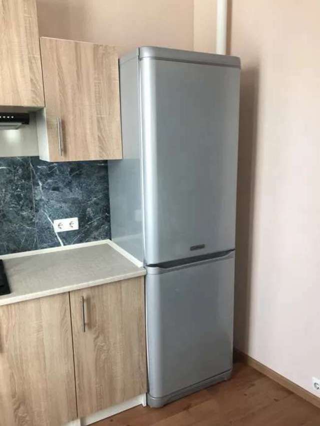 1831381960534437
