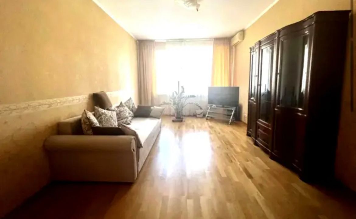 1831644829311437