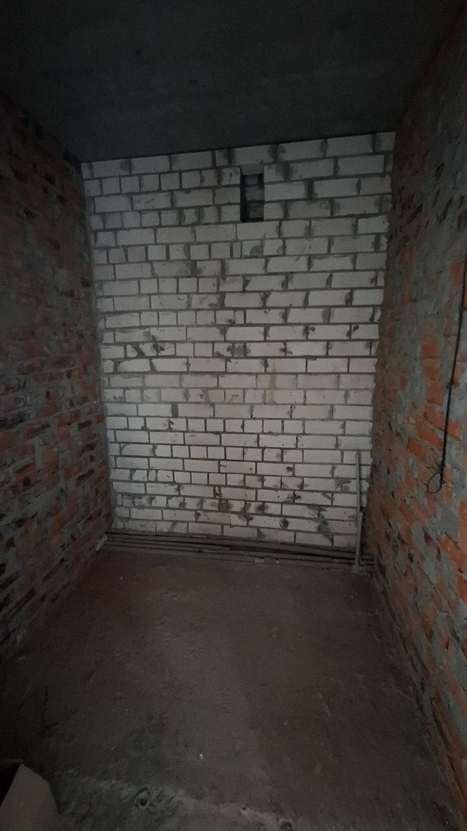 1837340286458437