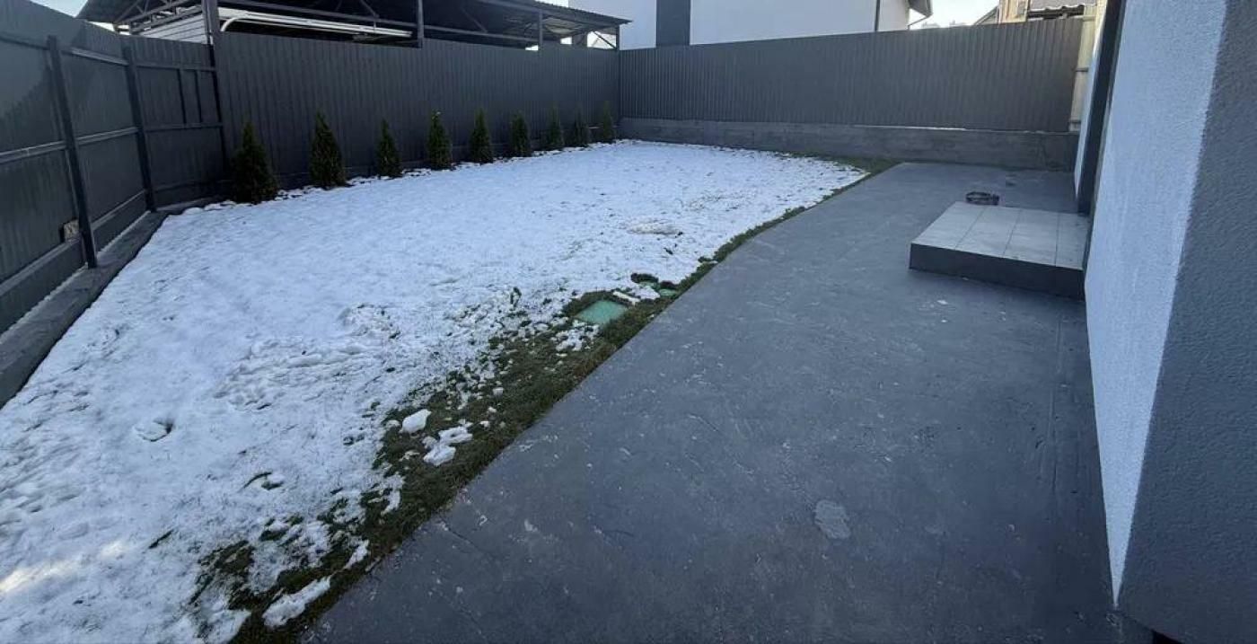 1835723869759438