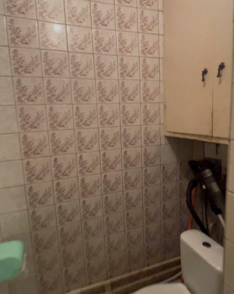 1837238938693438
