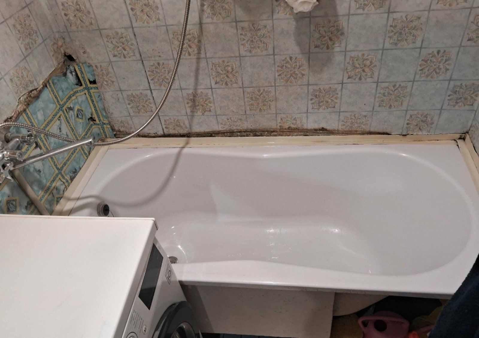 1838987506438438