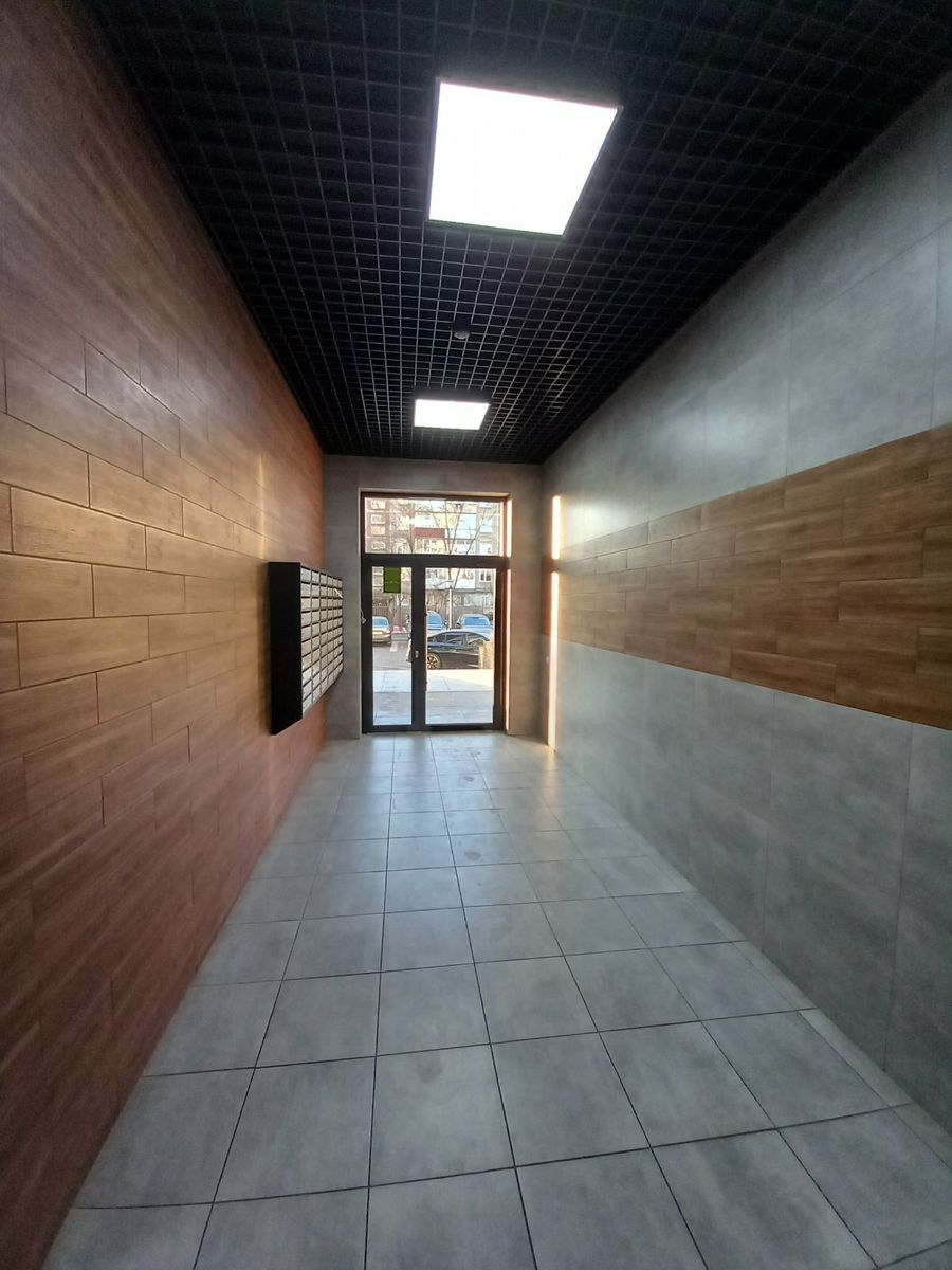 1824577762811044