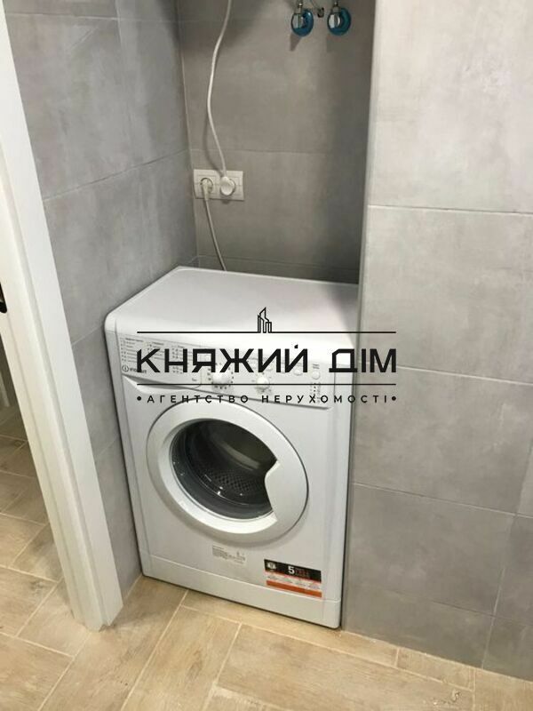1831906565545440