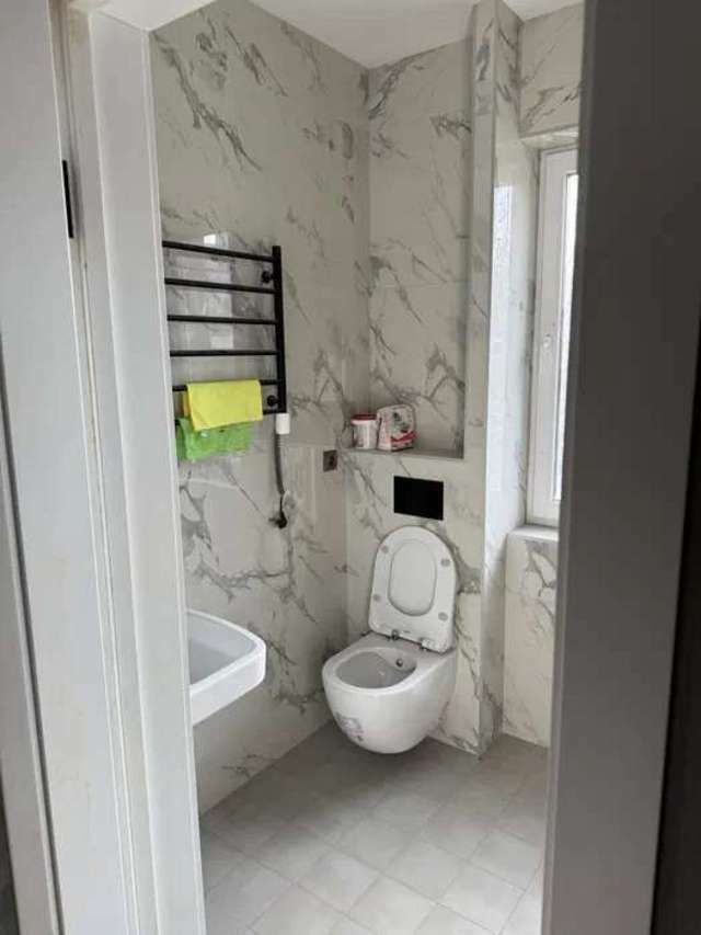 1832181963403441