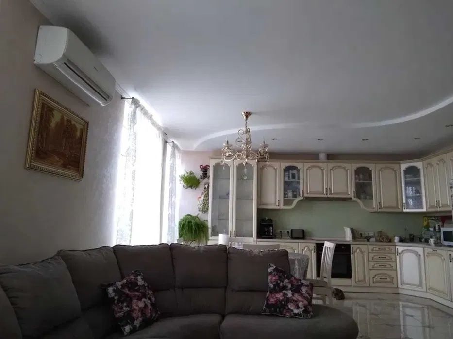 1830376924984445