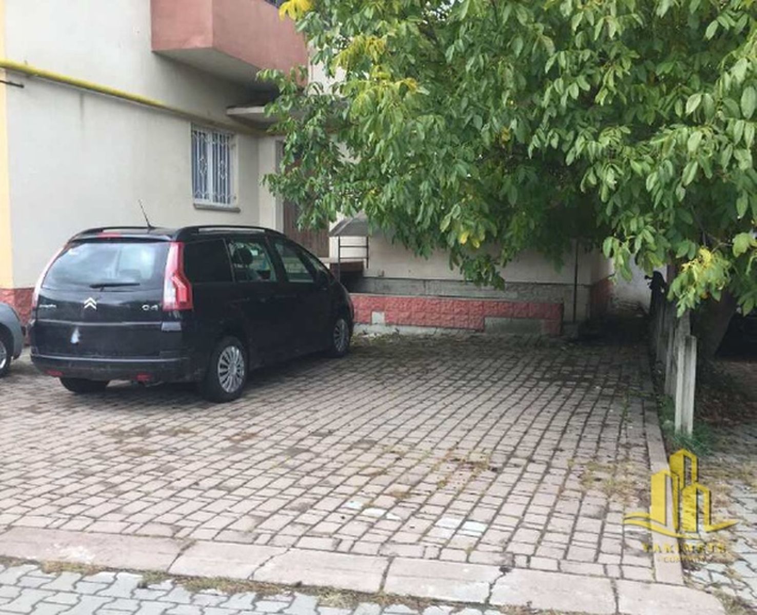1832719923960449