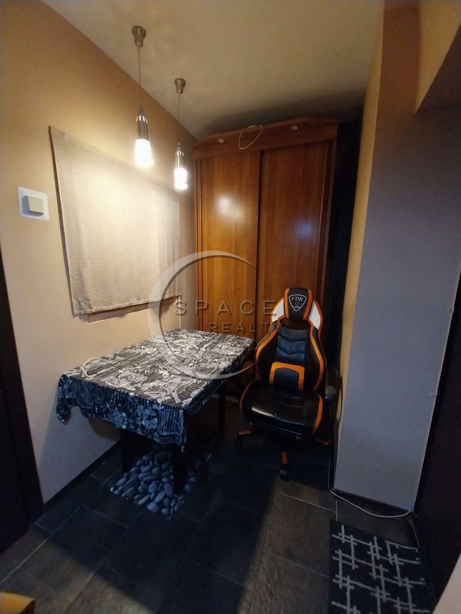 1831554757195452