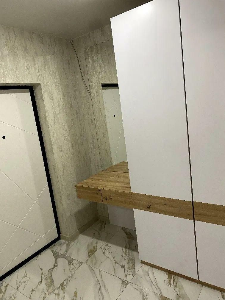 1834609595974452