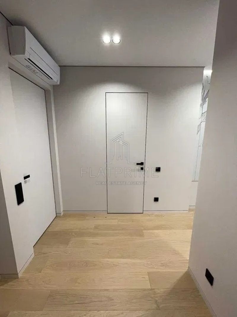 1835171639304454