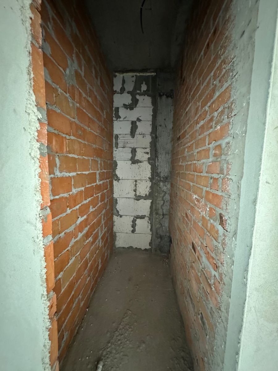 1834618780621455