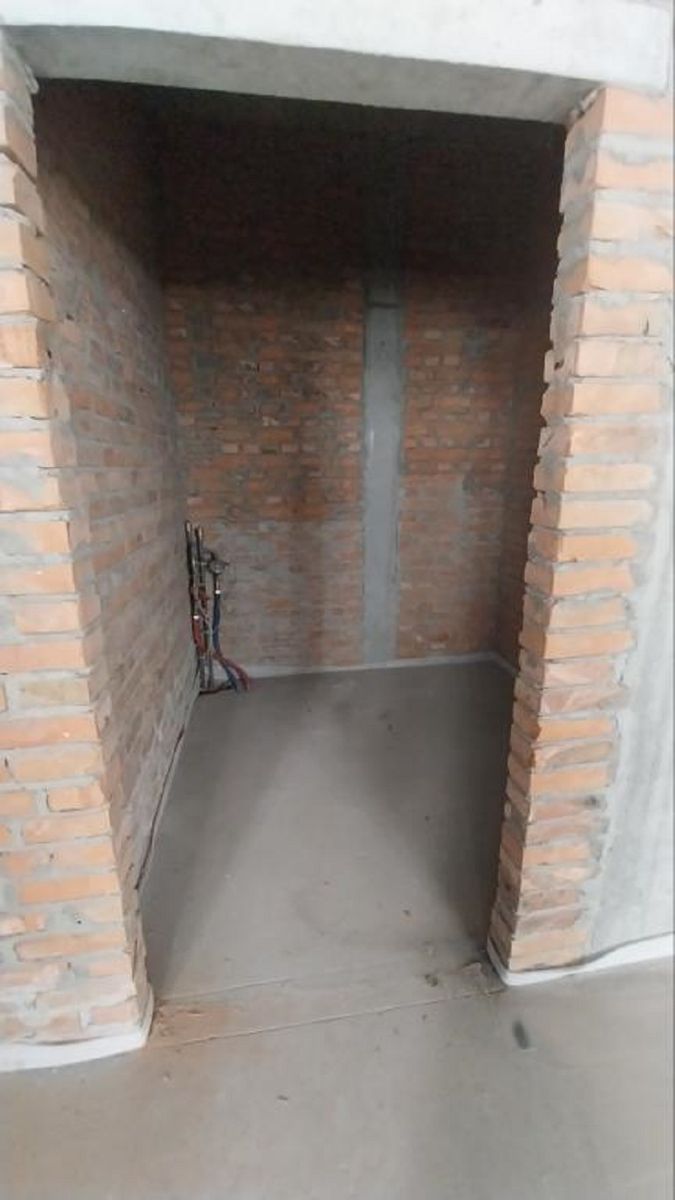 1835350671969456