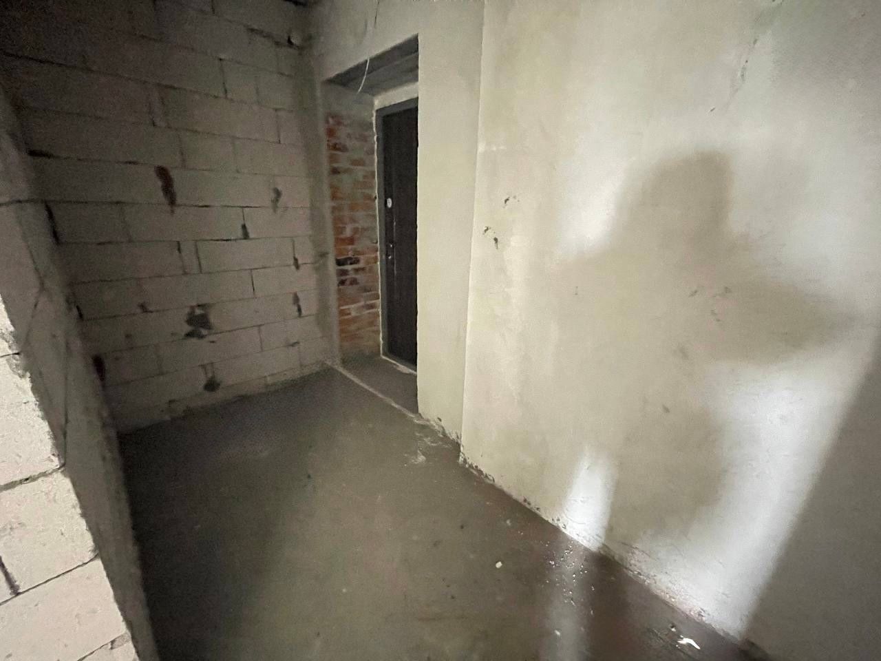1833448649435457