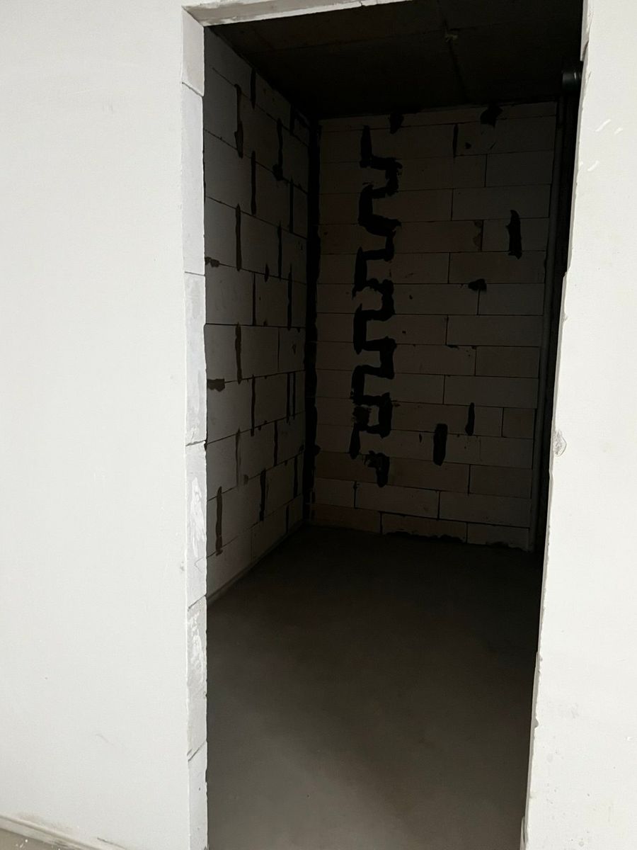 1833387328041458