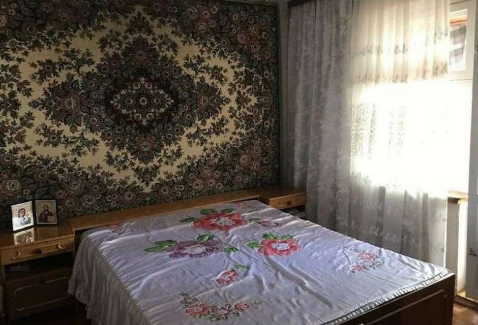 1836996630063458