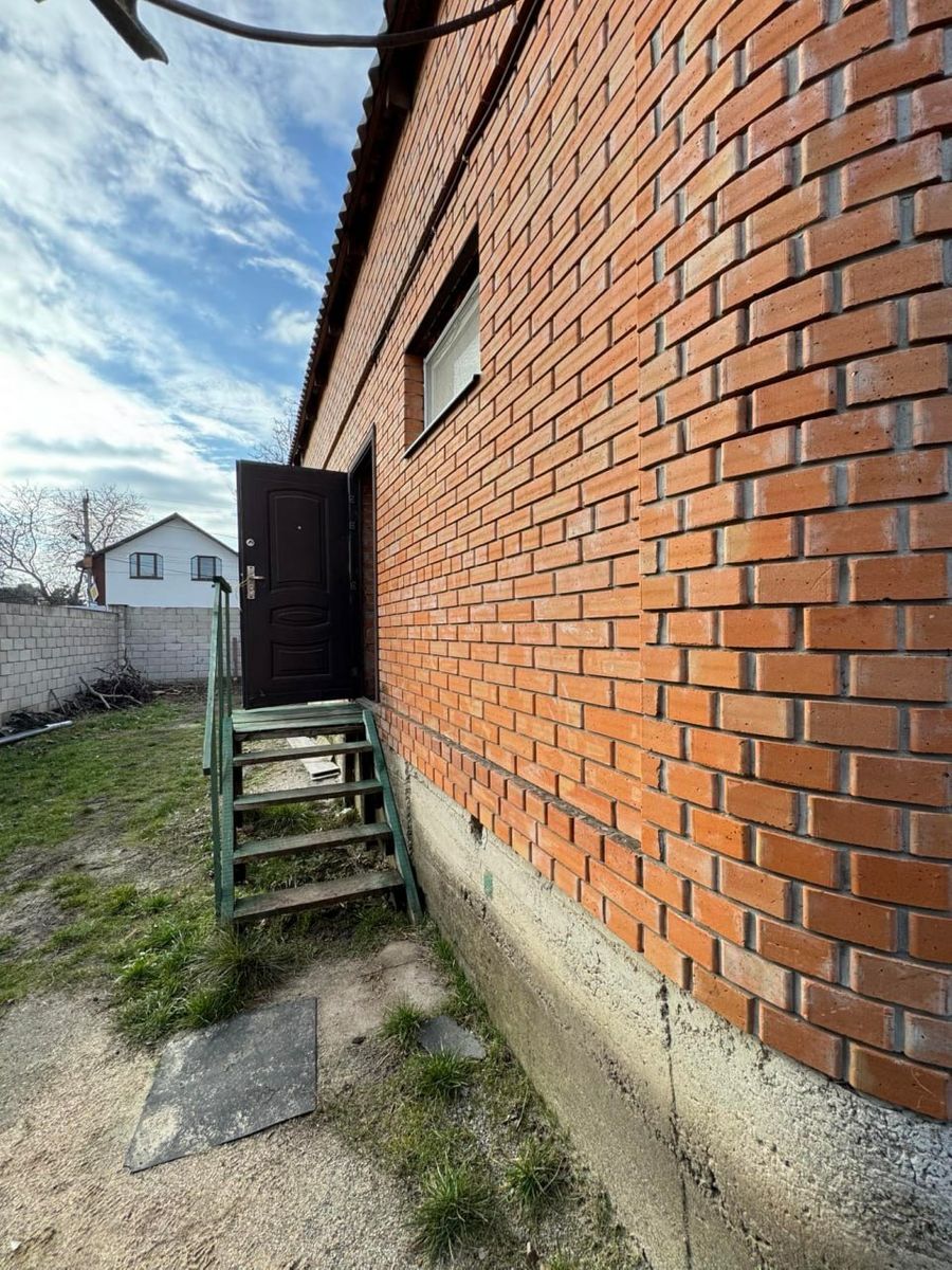1835344702166459