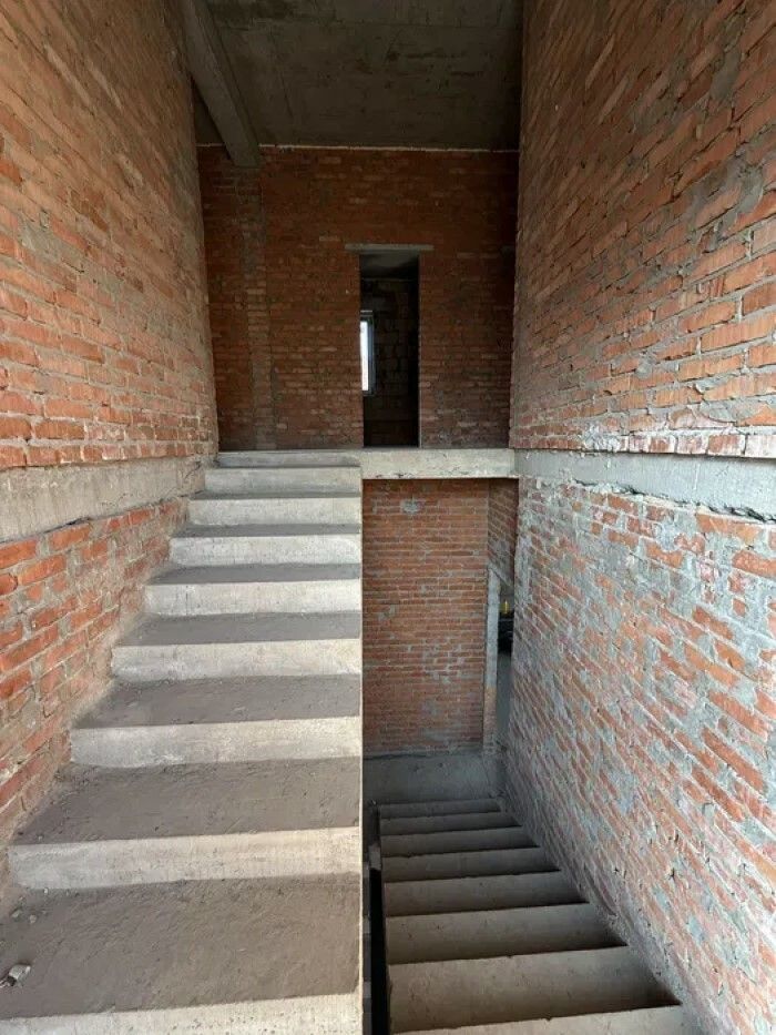 1834448249860461