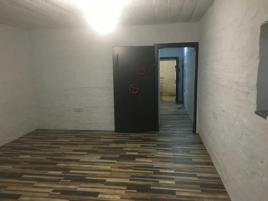 1837610657403461