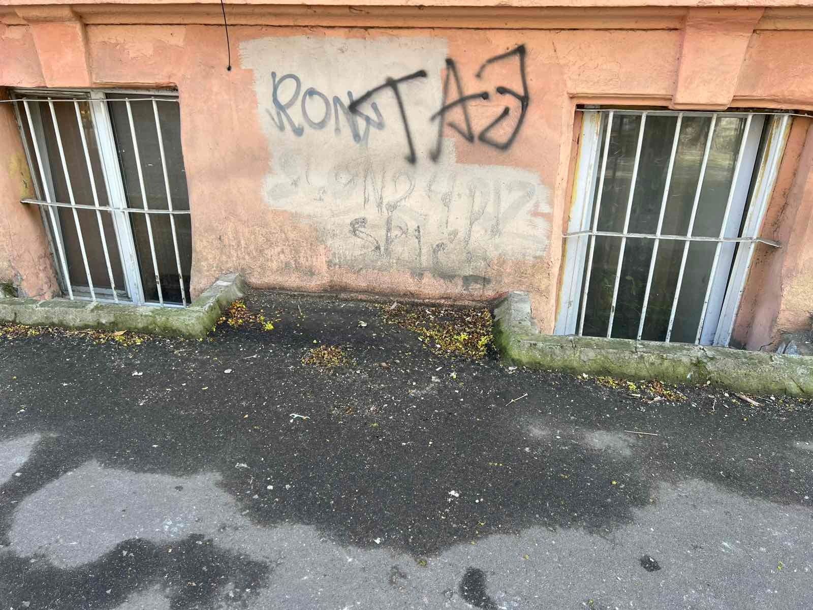 1836377005674463