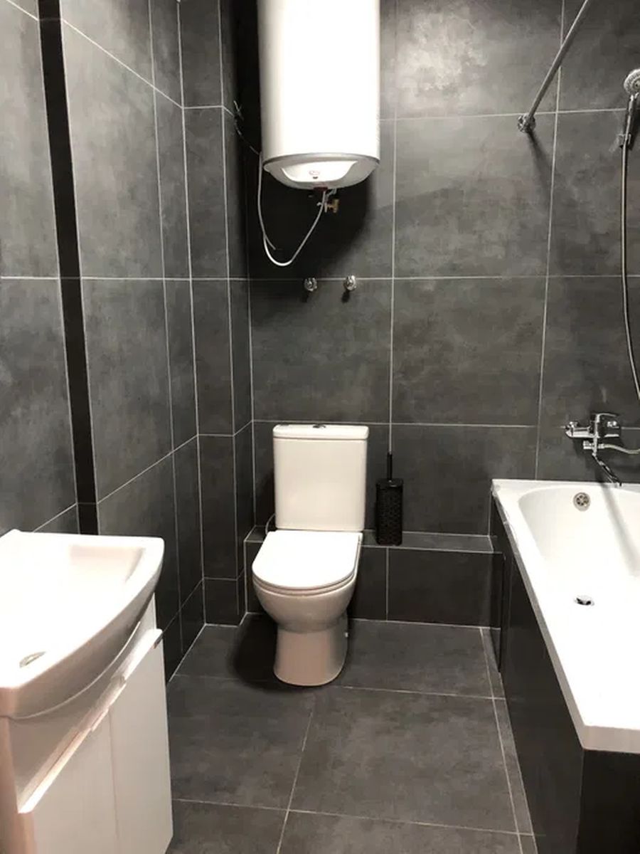 1835182675208464