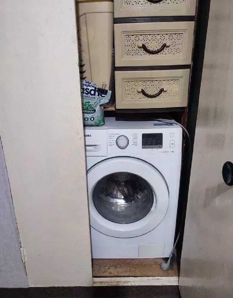 1835815346928468