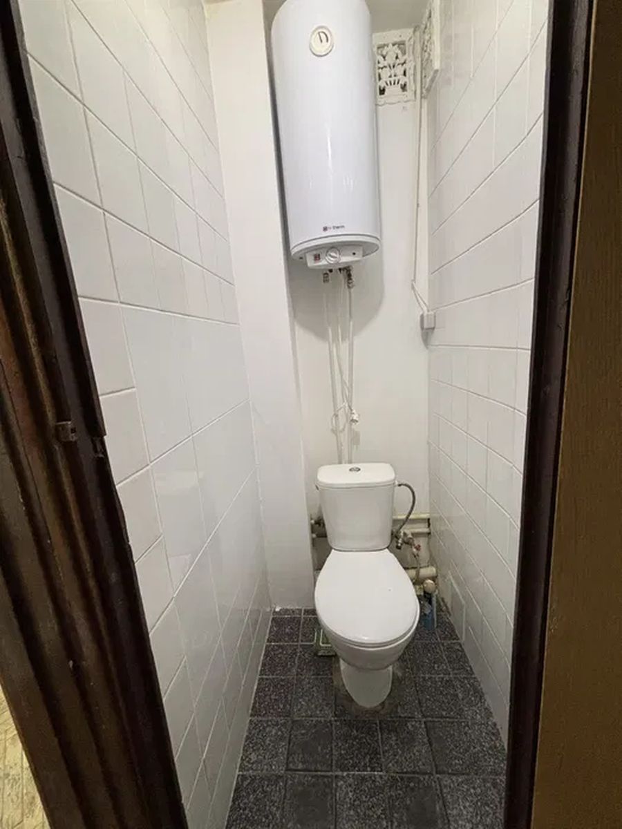 1834899444396469
