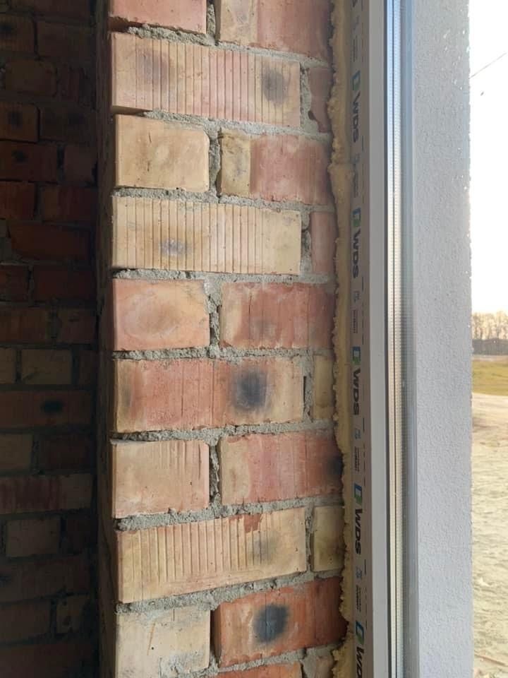 1825586811873047