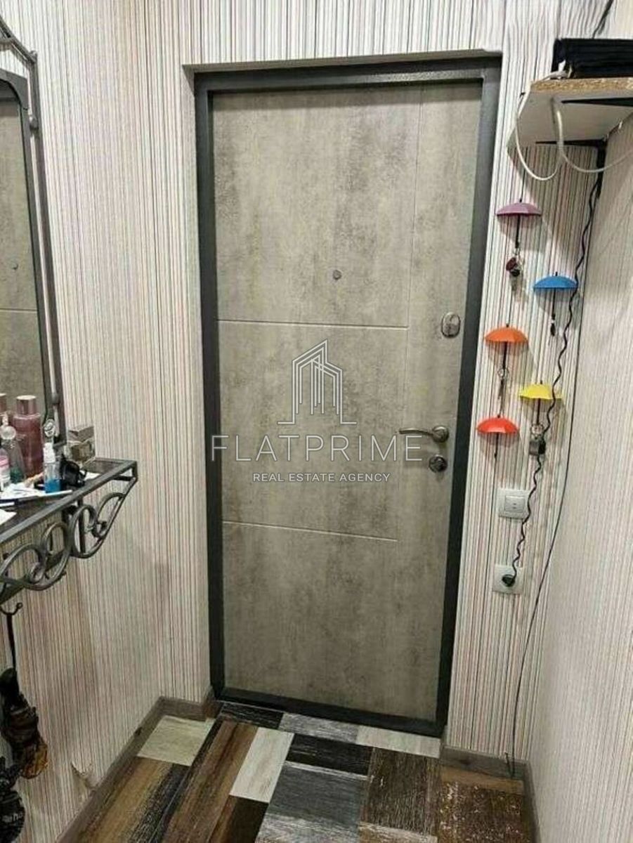 1831278615092047