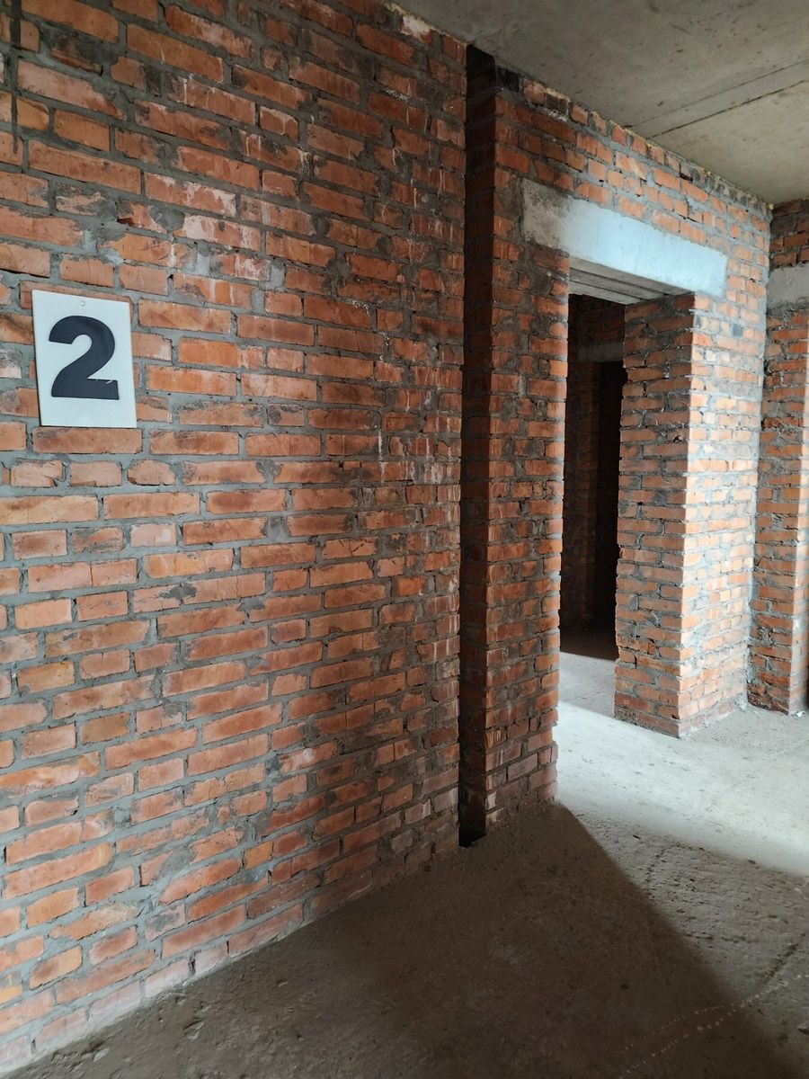 1833809132158047