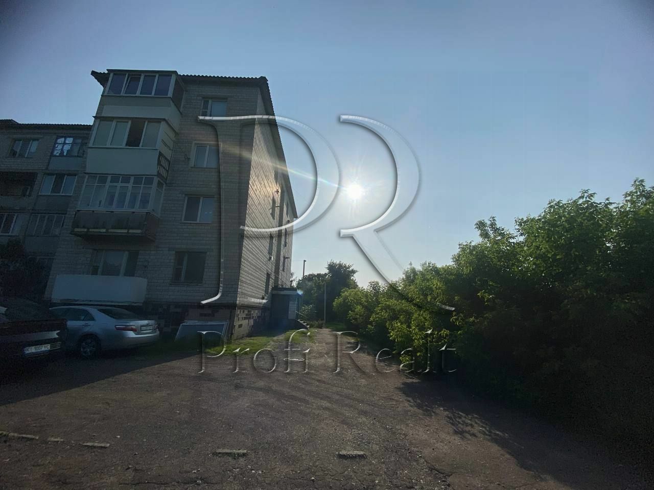 1834167882646471